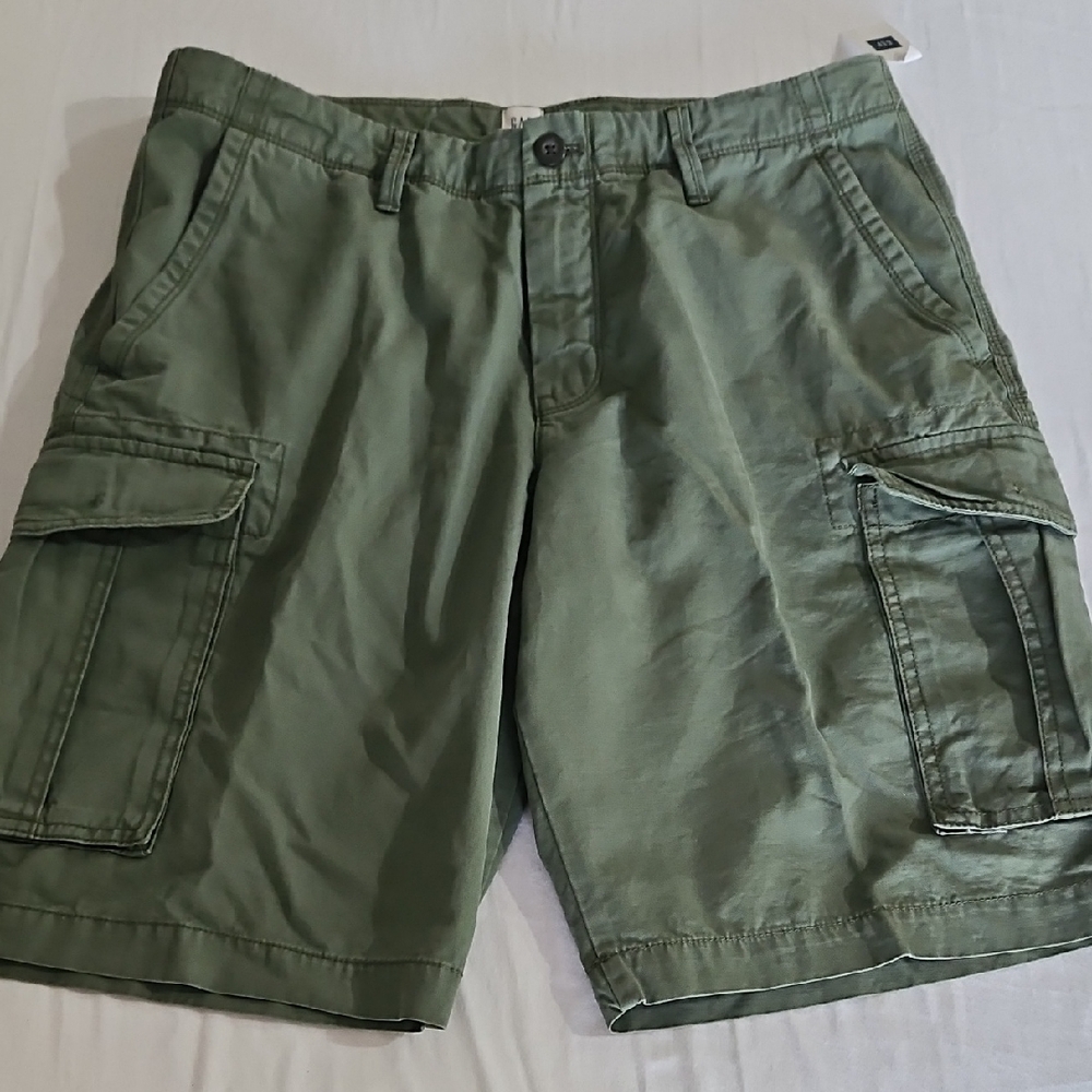 GAP Olive Cargo Shorts for Men